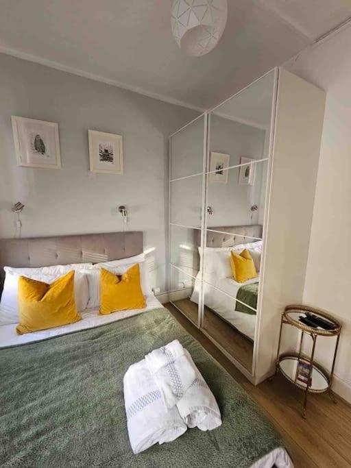 Beautiful And Spacious Flat Лондон Екстер'єр фото