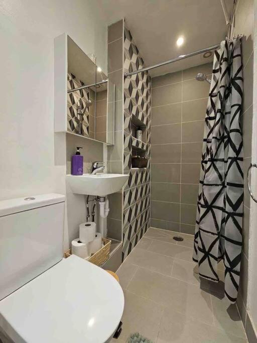 Beautiful And Spacious Flat Лондон Екстер'єр фото