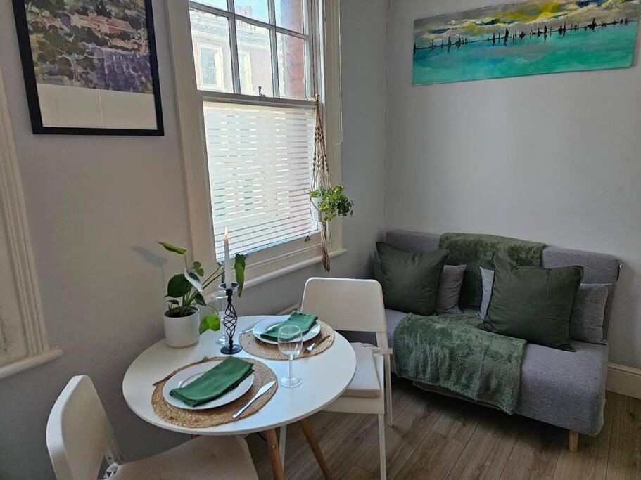 Beautiful And Spacious Flat Лондон Екстер'єр фото